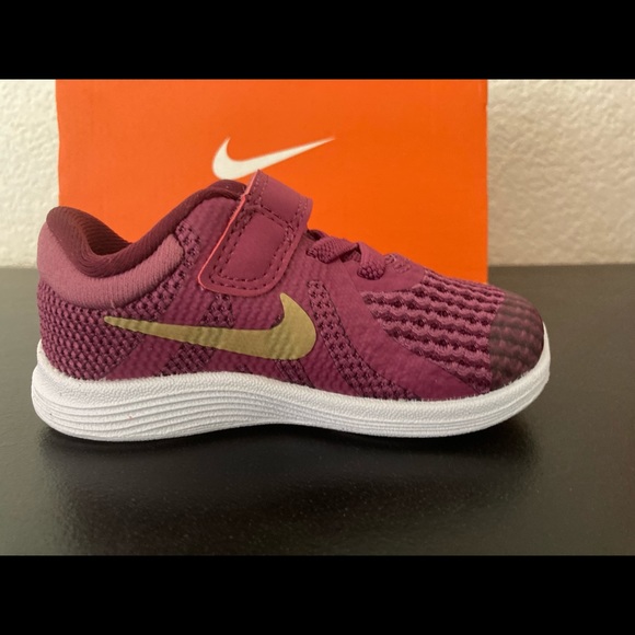 NEW NIKE REVOLUTION 4 SNEAKERS 4C GIRLS TODDLER CHILDREN INFANT SHOES BABY - Picture 2 of 16